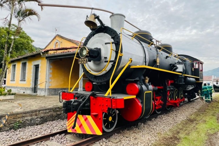 Locomotiva fabricada na Checoslováquia tem 130 toneladas – Foto: Divulgação/ND